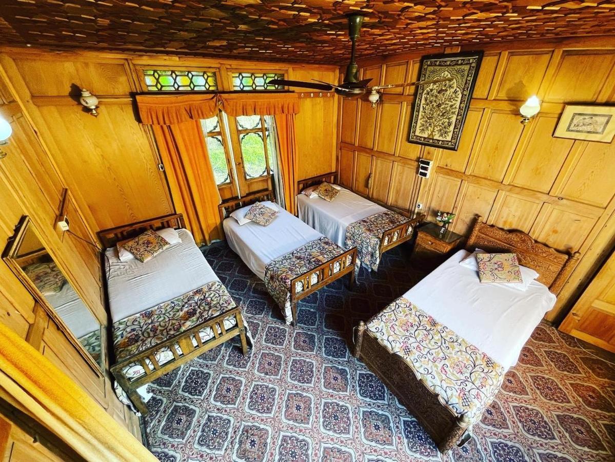 The Shelter Group Of Houseboats & Tour Organiser Srīnagar Exterior foto
